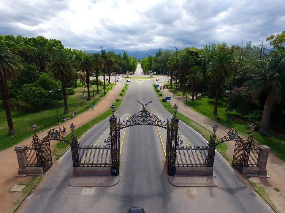 Departamento A 100Mts De Los Portones Del Parque Mendoza Apartment